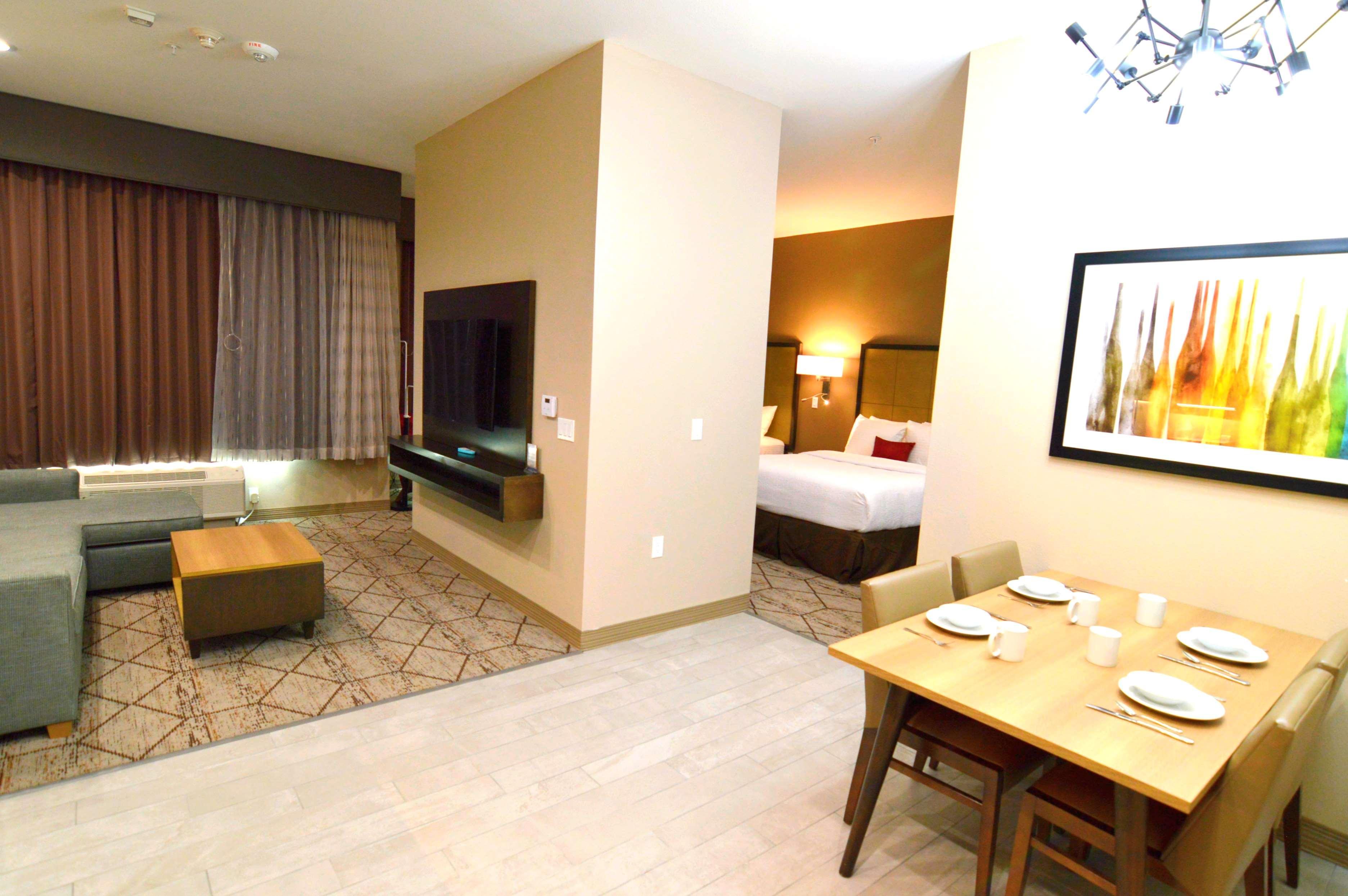 Best Western Plus Pleasanton Hotel Bagian luar foto