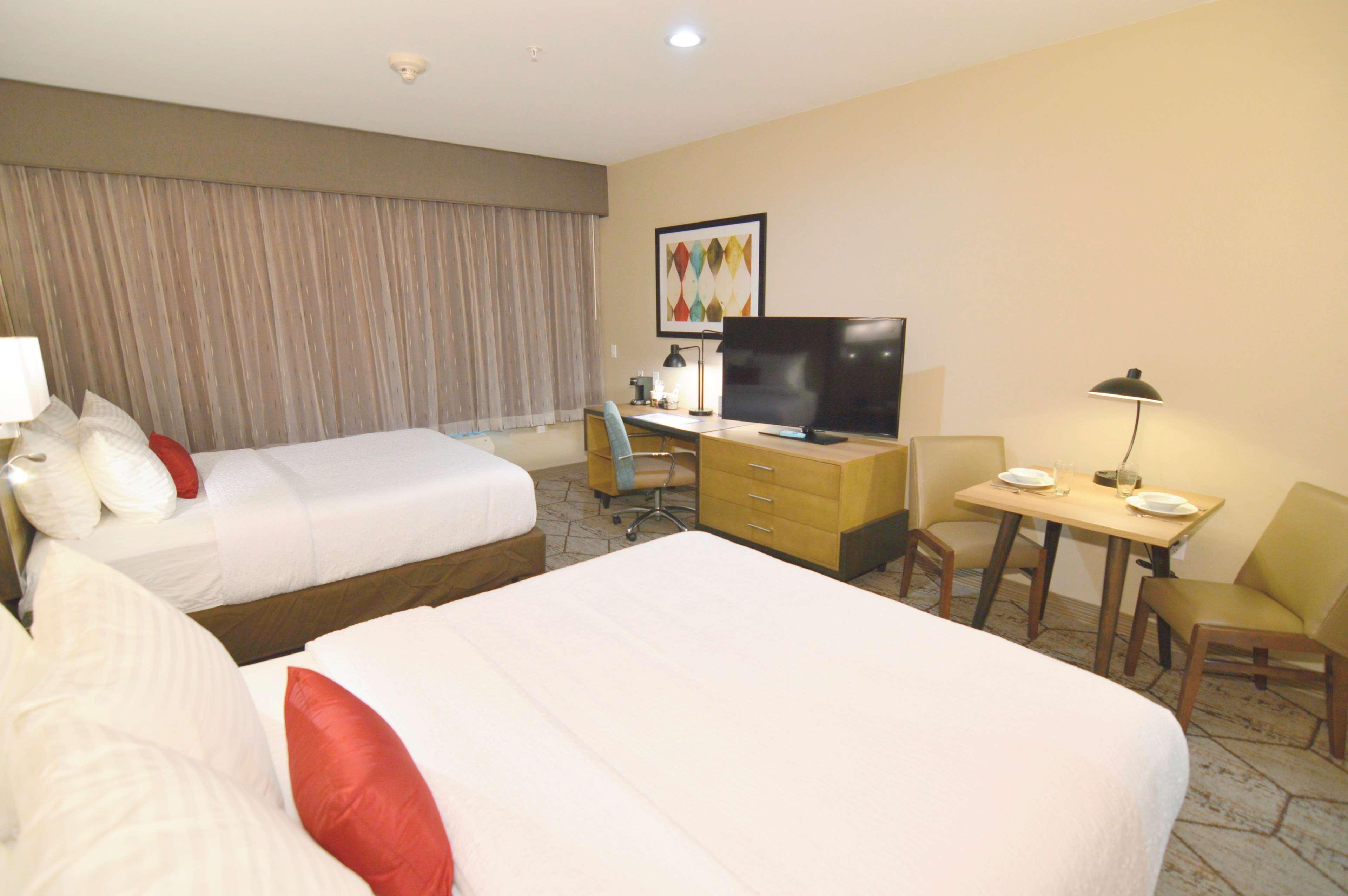 Best Western Plus Pleasanton Hotel Bagian luar foto