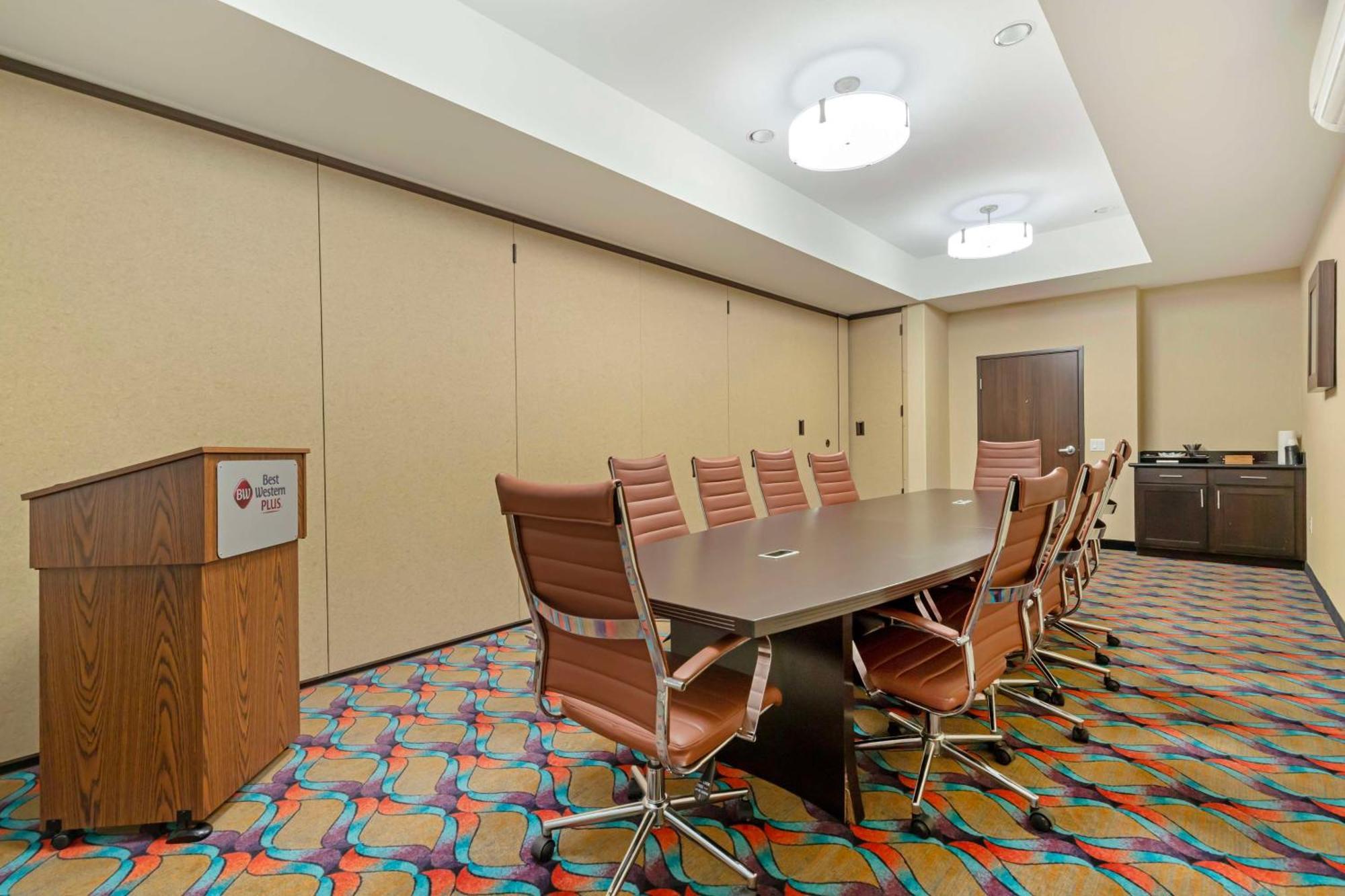 Best Western Plus Pleasanton Hotel Bagian luar foto